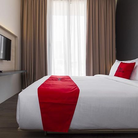Reddoorz Plus Near Perbanas 雅加达 外观 照片