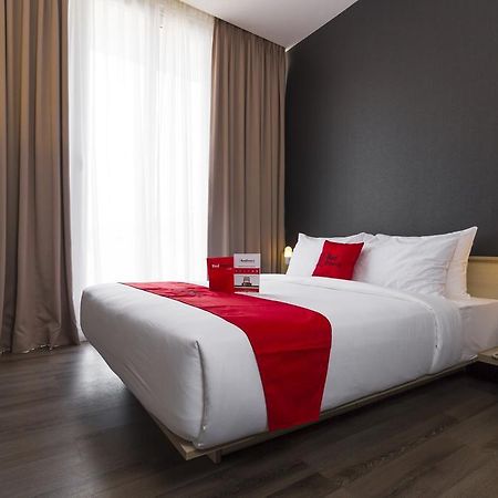 Reddoorz Plus Near Perbanas 雅加达 外观 照片