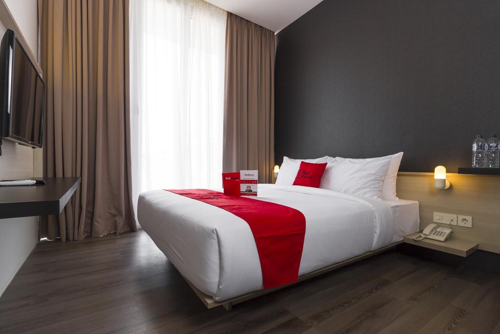 Reddoorz Plus Near Perbanas 雅加达 外观 照片