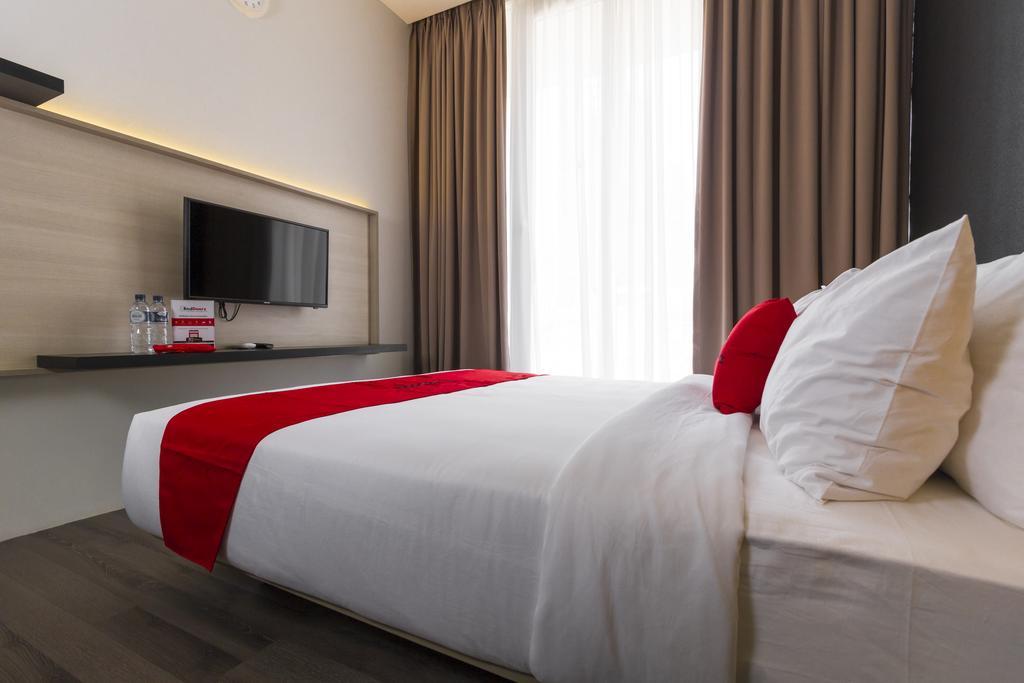 Reddoorz Plus Near Perbanas 雅加达 外观 照片