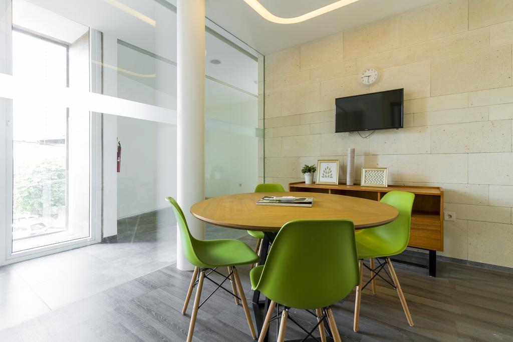 Reddoorz Plus Near Perbanas 雅加达 外观 照片
